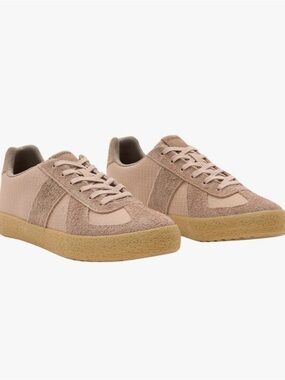 NWT. Allsaints Women's Footwear Jaimee Rs
Sneaker